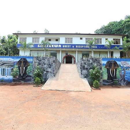 New Crystal Hill Hotel Matale Exterior photo